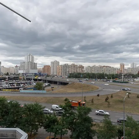 Комфортная Квартира На Метро Осокорки Kyiv Exterior photo