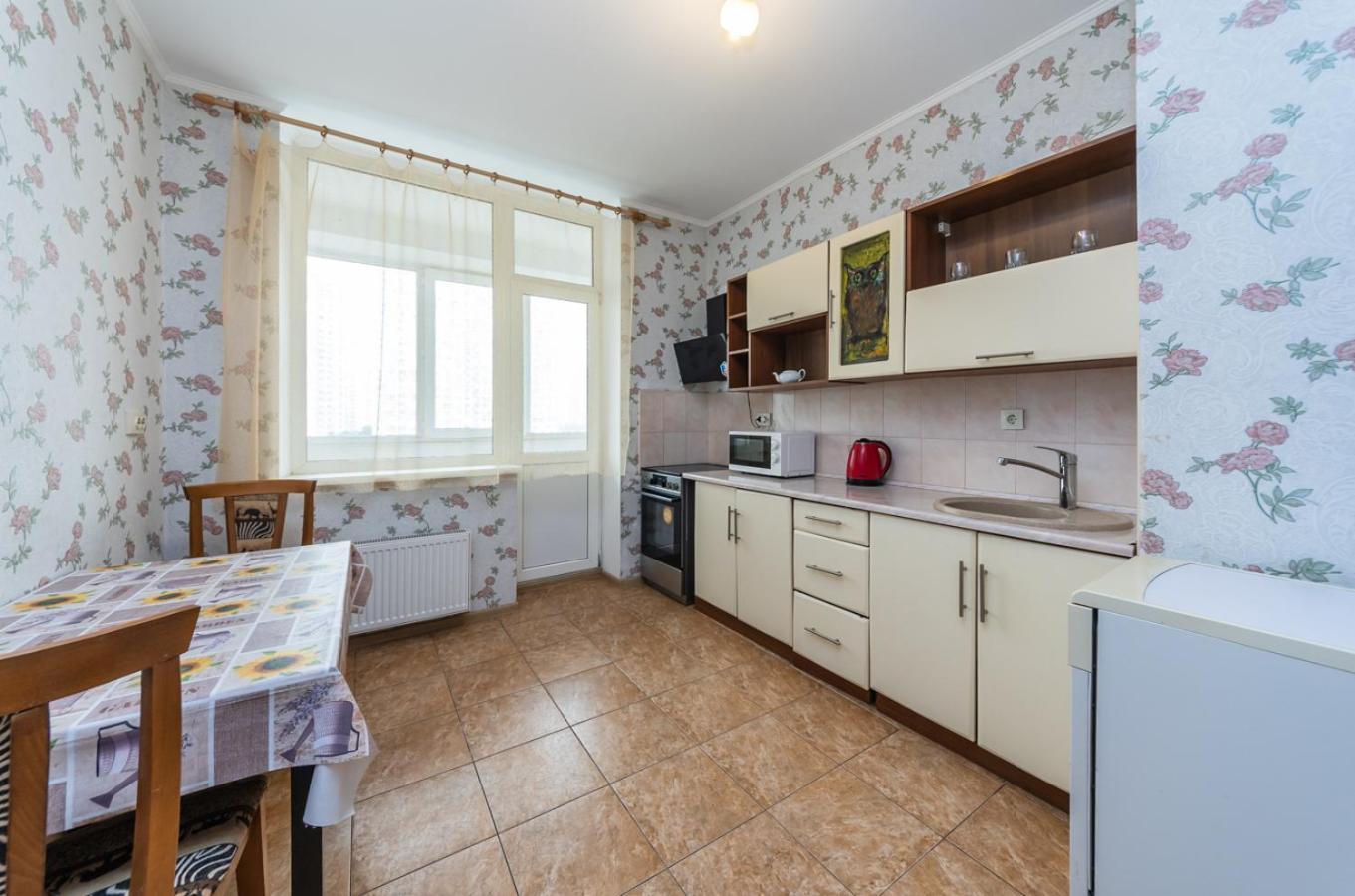 комфортная на метро осокорки Apartament